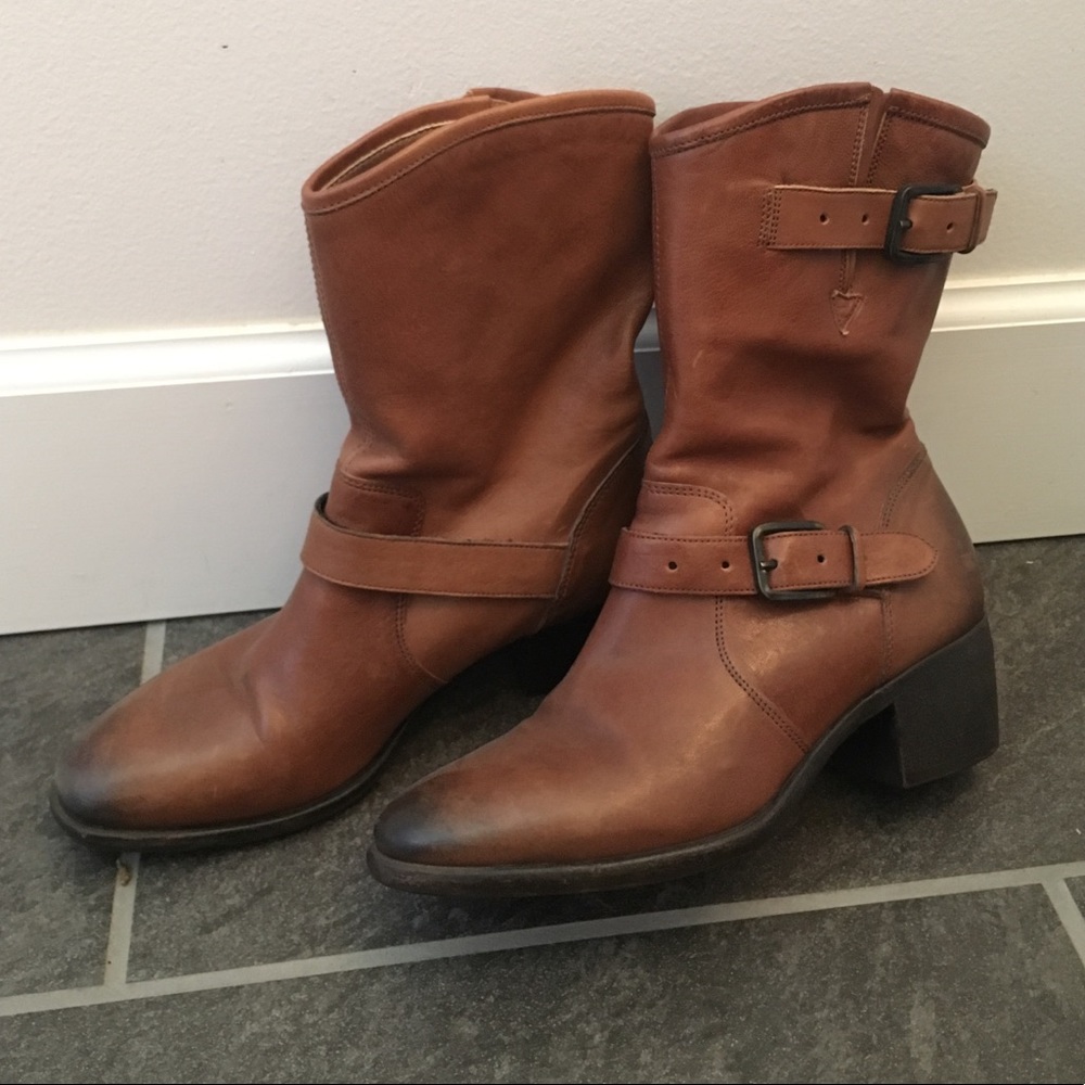 UGG Conchetta Italian Collection